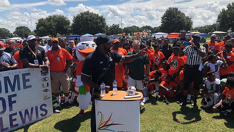Former football player Ray Lewis speaking to a crowd on Saturday at the opening of a new park in Lakeland. Spectrum News
Photo credit: Stephanie Claytor, staff