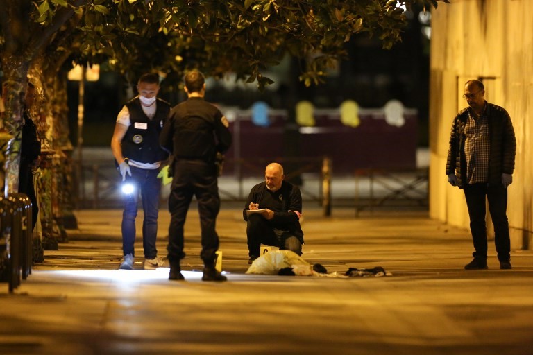 Seven stabbed, four injured in Paris Knife Attack.