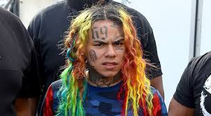 Tekashi69 being arrested. 