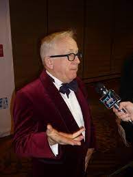 Beloved actor Leslie Jordan passes away at age of 67.