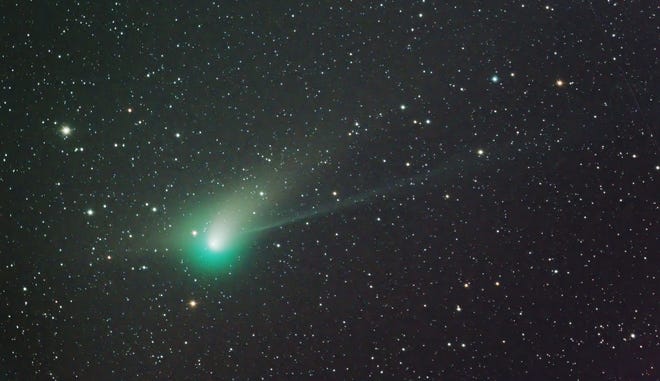 The+Green+Comet+%28Comet+ZTF%29+in+the+sky+up+close.