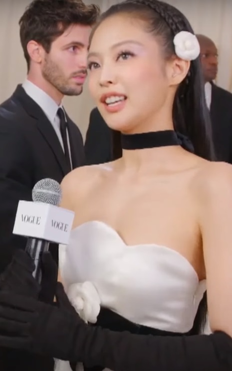 Jennie of BLACKPINK being interviewed at the 2023 Met Gala with the theme Karl Lagerfeld: A Line of Beauty.