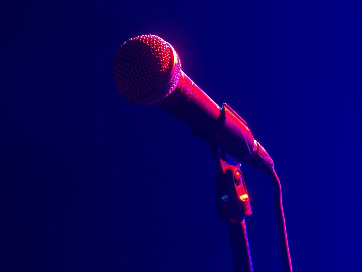 A picture of a microphone.