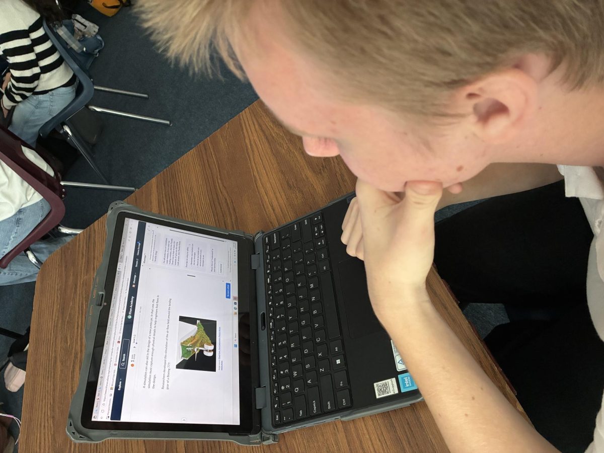 A student using Khan Academy